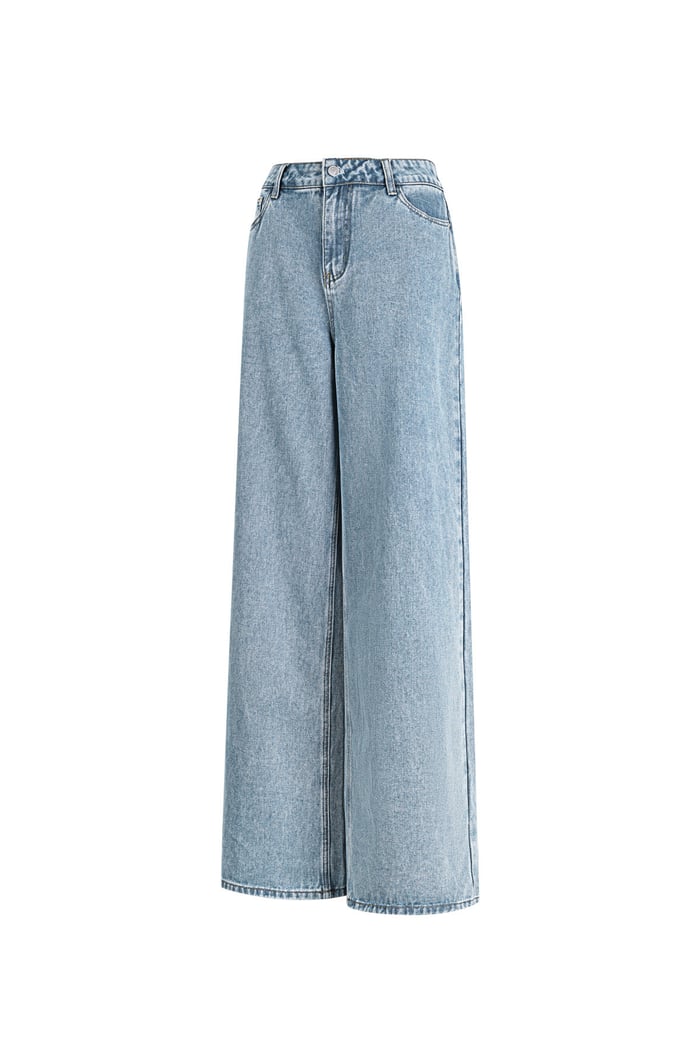 THE CLASSIC CUT JEANS