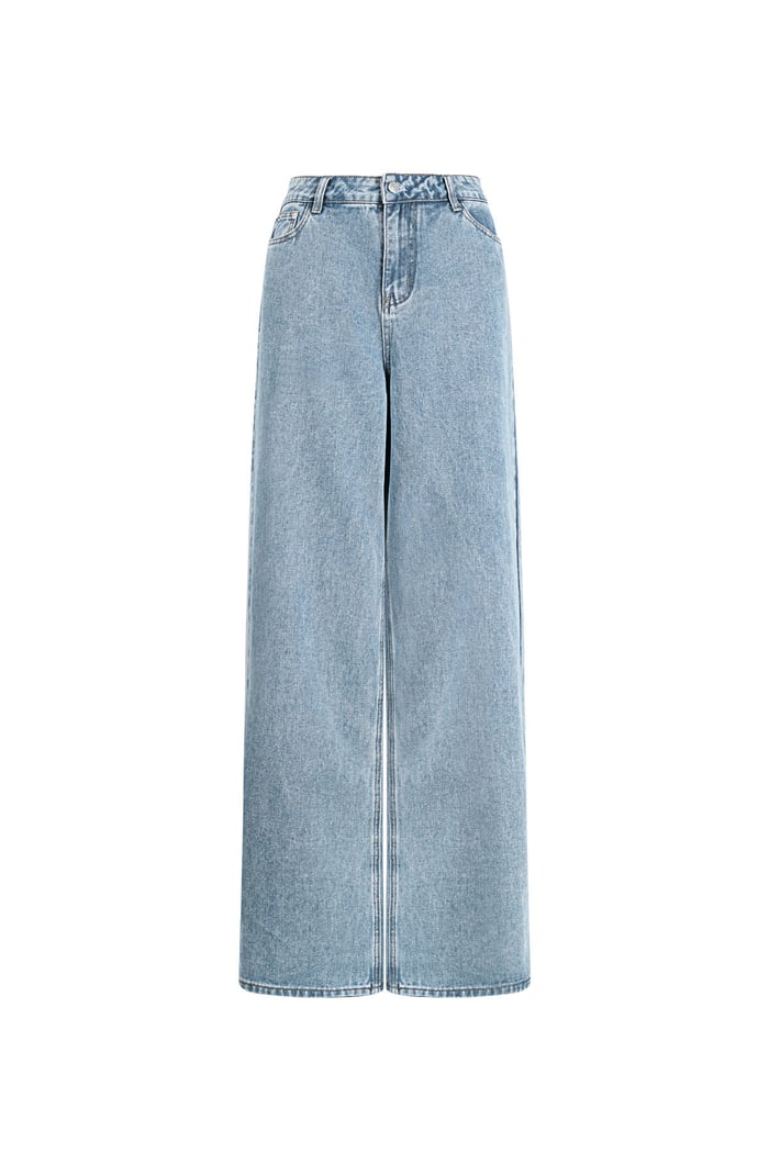 THE CLASSIC CUT JEANS