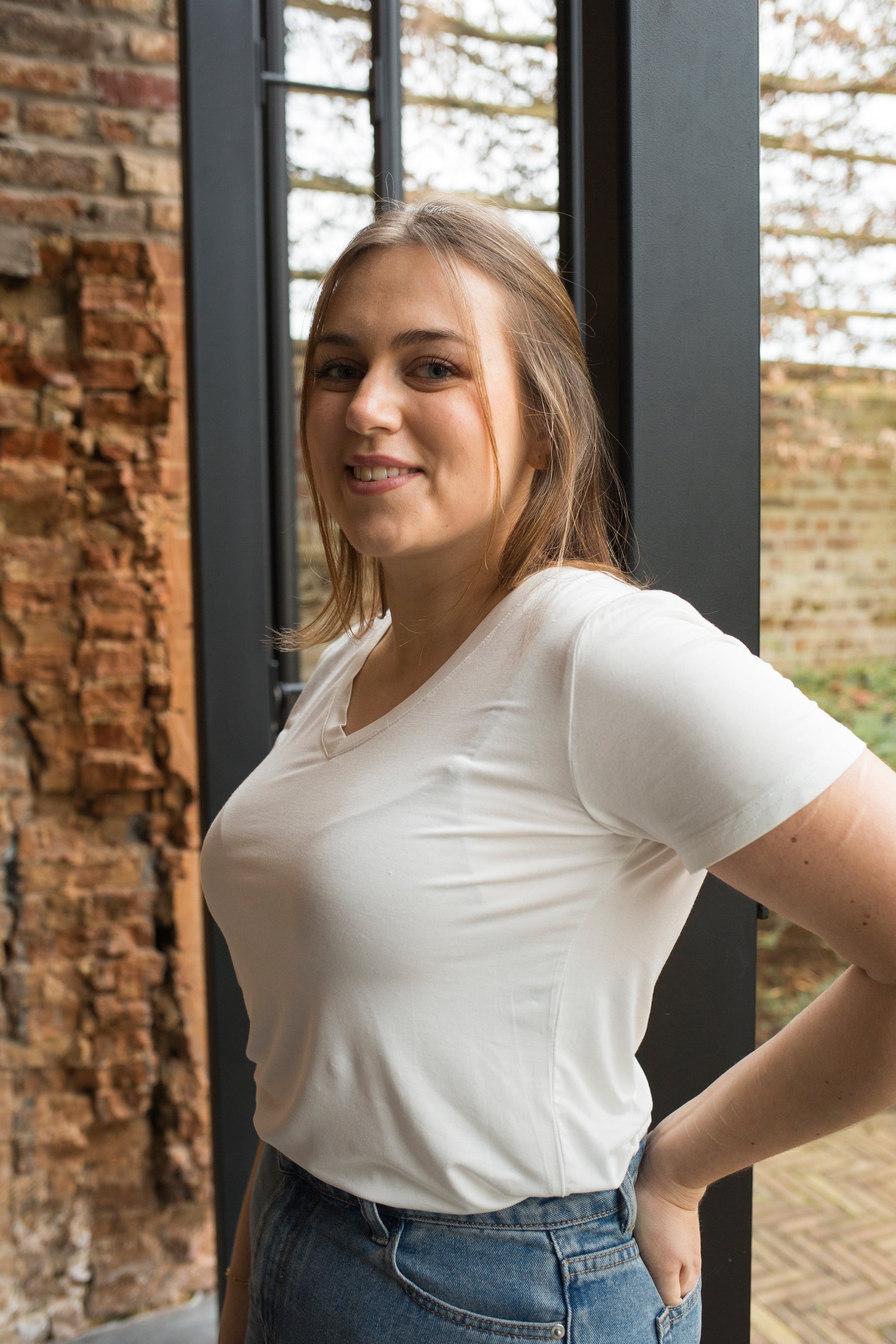 BASIC V-SHIRT