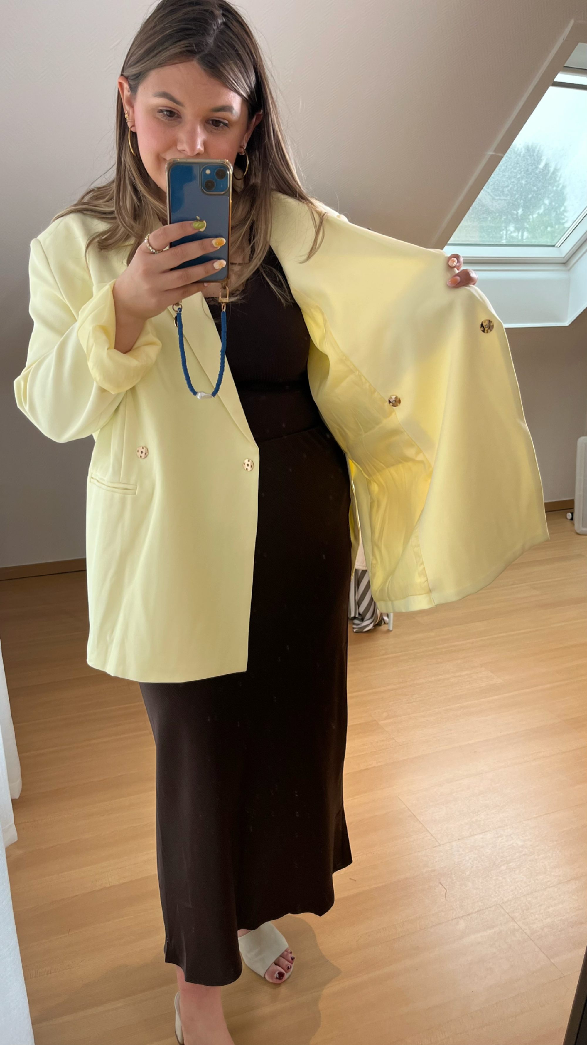BRIGHT YELLOW BLAZER
