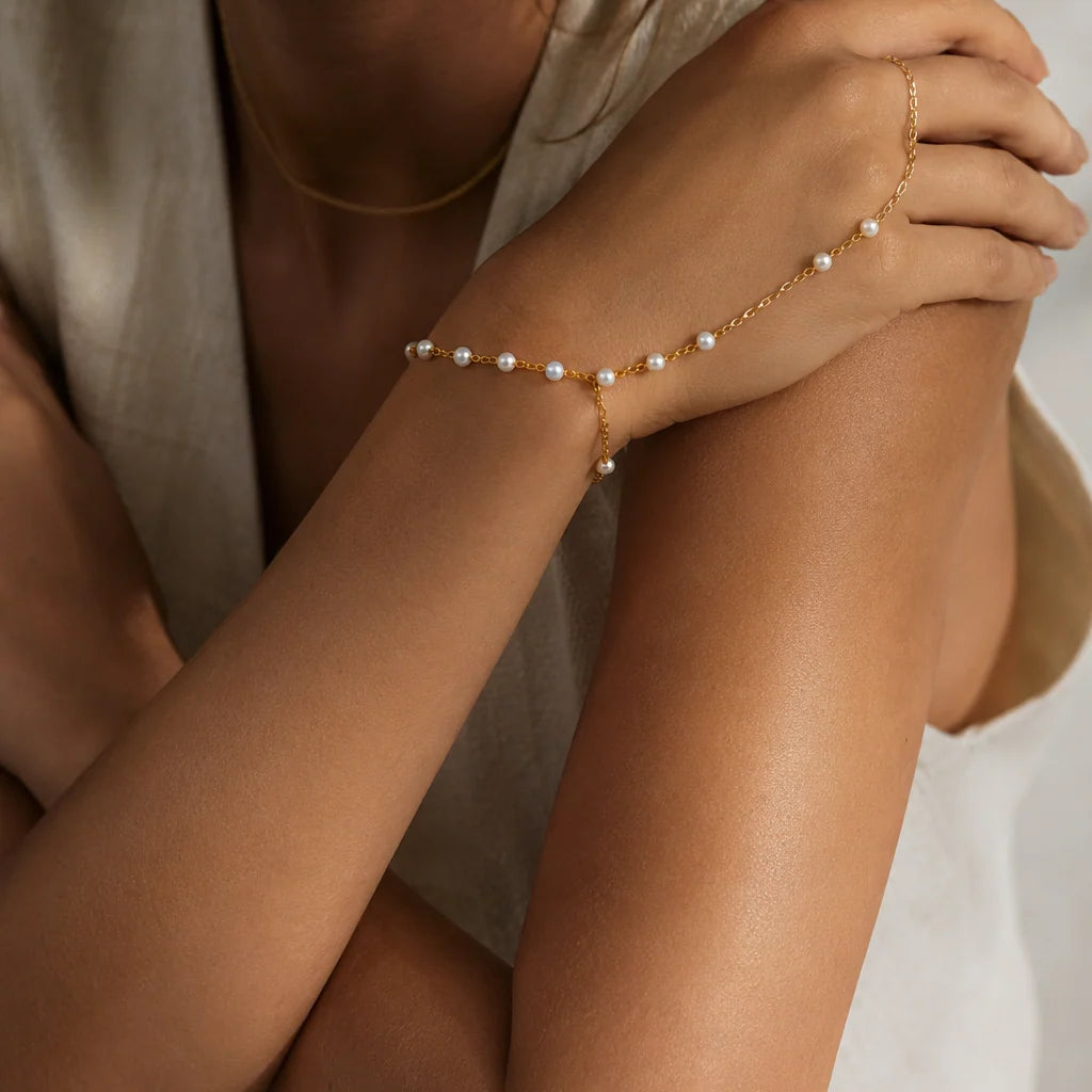 PEARL HAND CHAIN BRACELET
