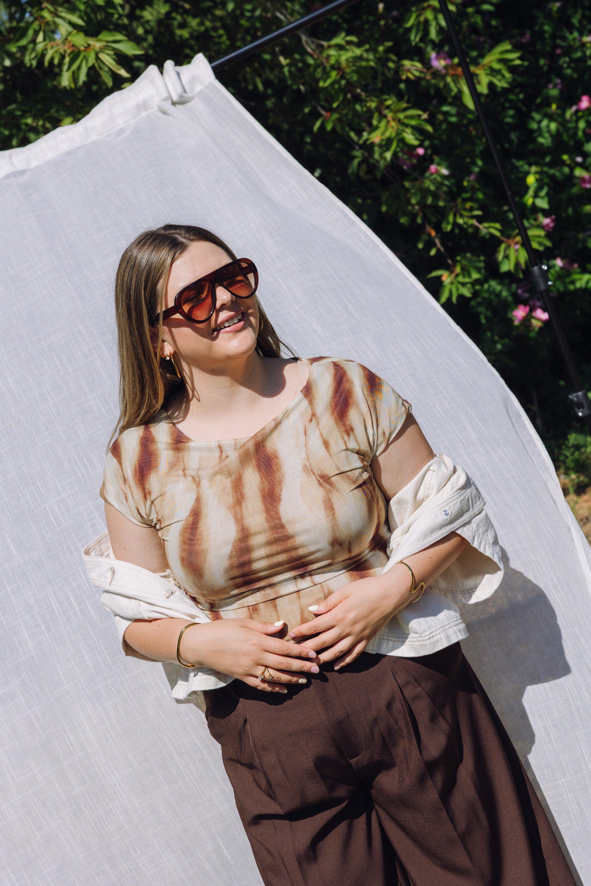 ABSTRACT MESH TOP