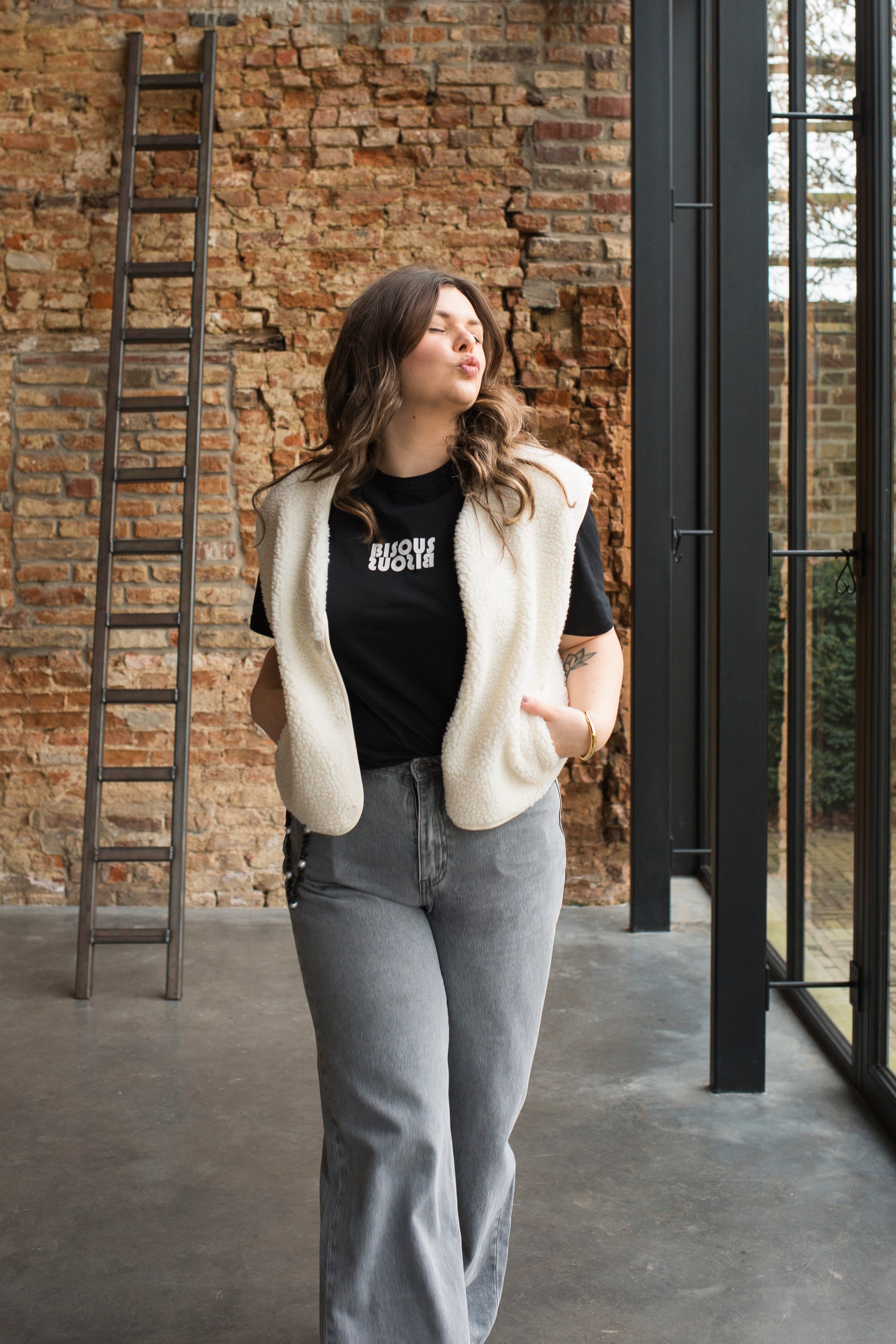 BISOUS SHIRT - BLACK