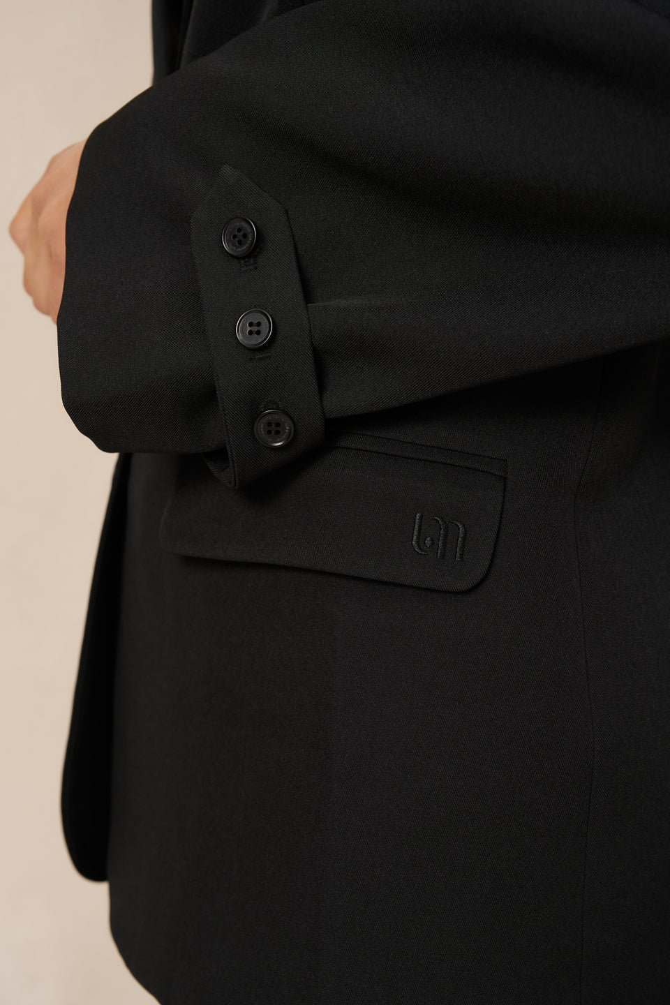 JADIE BLACK BLAZER